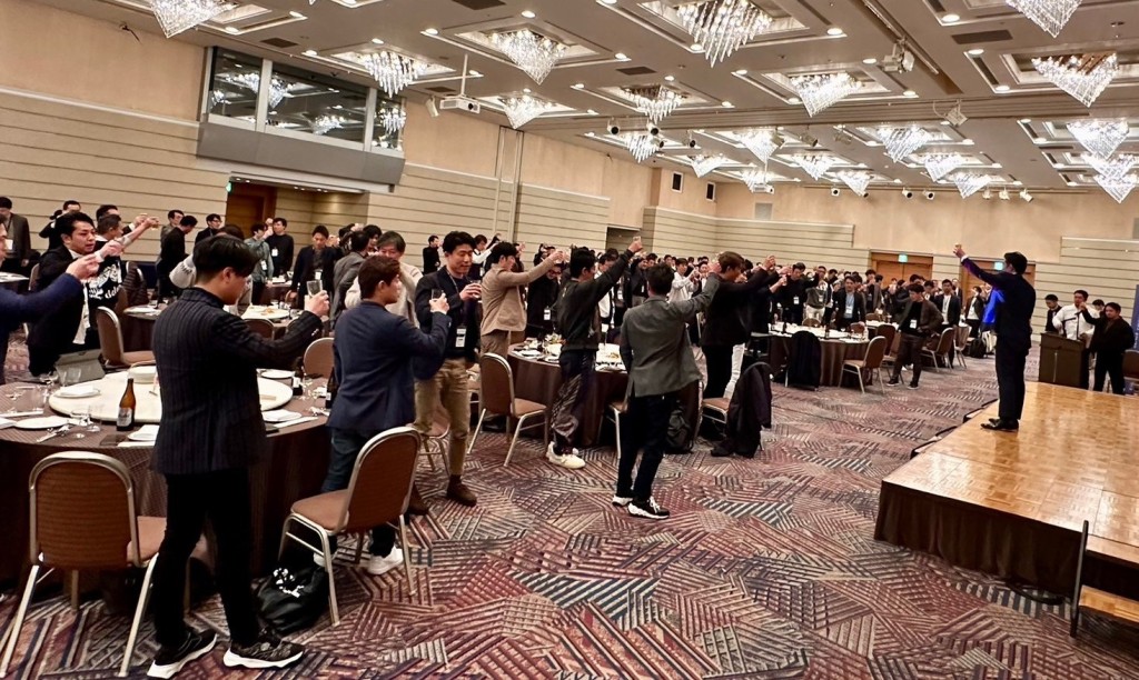 ●05神戸会長 乾杯_02